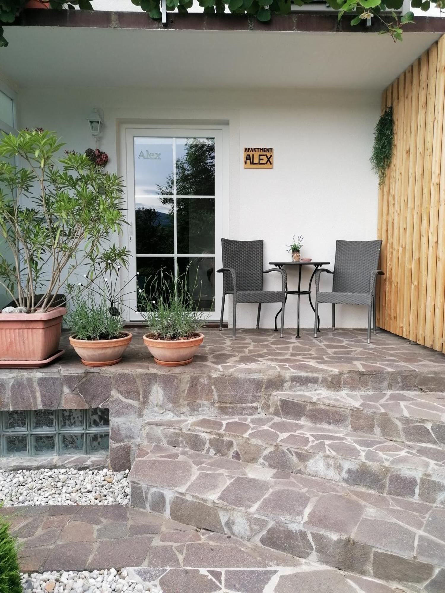 Garden Paradise Bled Apartments - Garden, Pond And Castle View Exterior foto